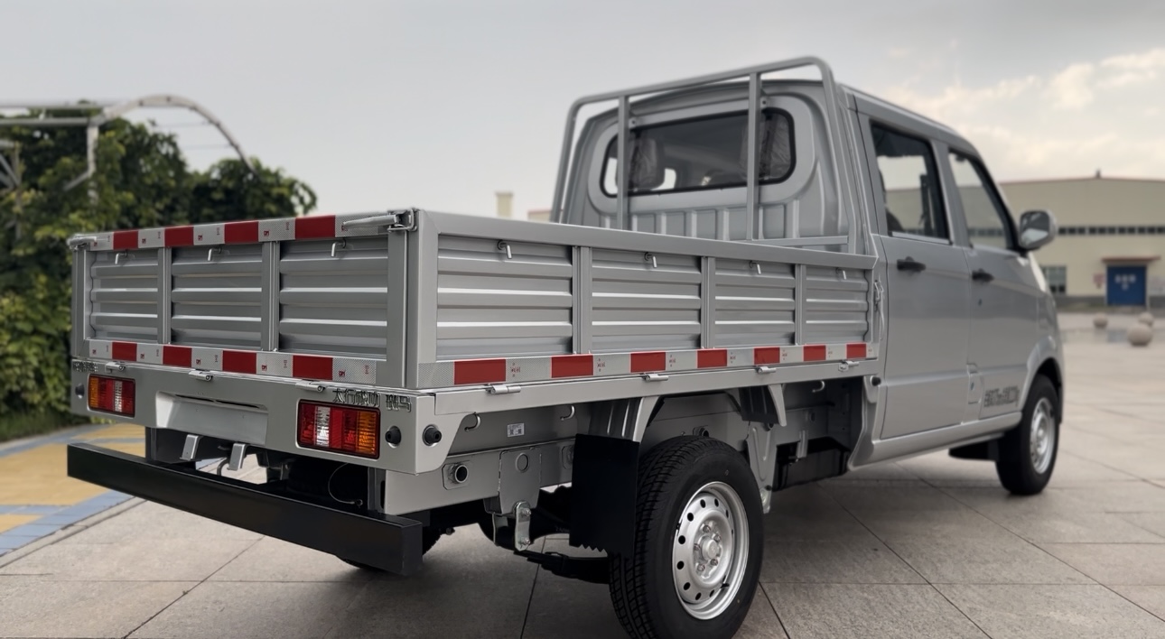 2024斑馬整車(chē)圖片-尾部.jpg