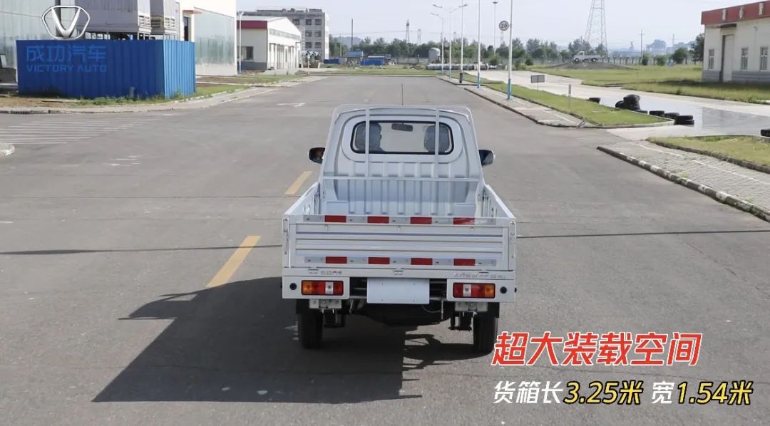 斑馬加長(cháng)版超大裝載空間.jpg